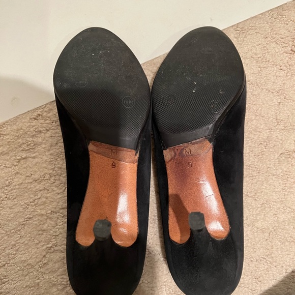 YSL Paris vintage black suede pumps. These heels are 3.5” hi. Yve Saint Laurent - Picture 8 of 10